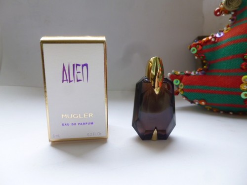 Schöne miniatur alien von - miniatur,